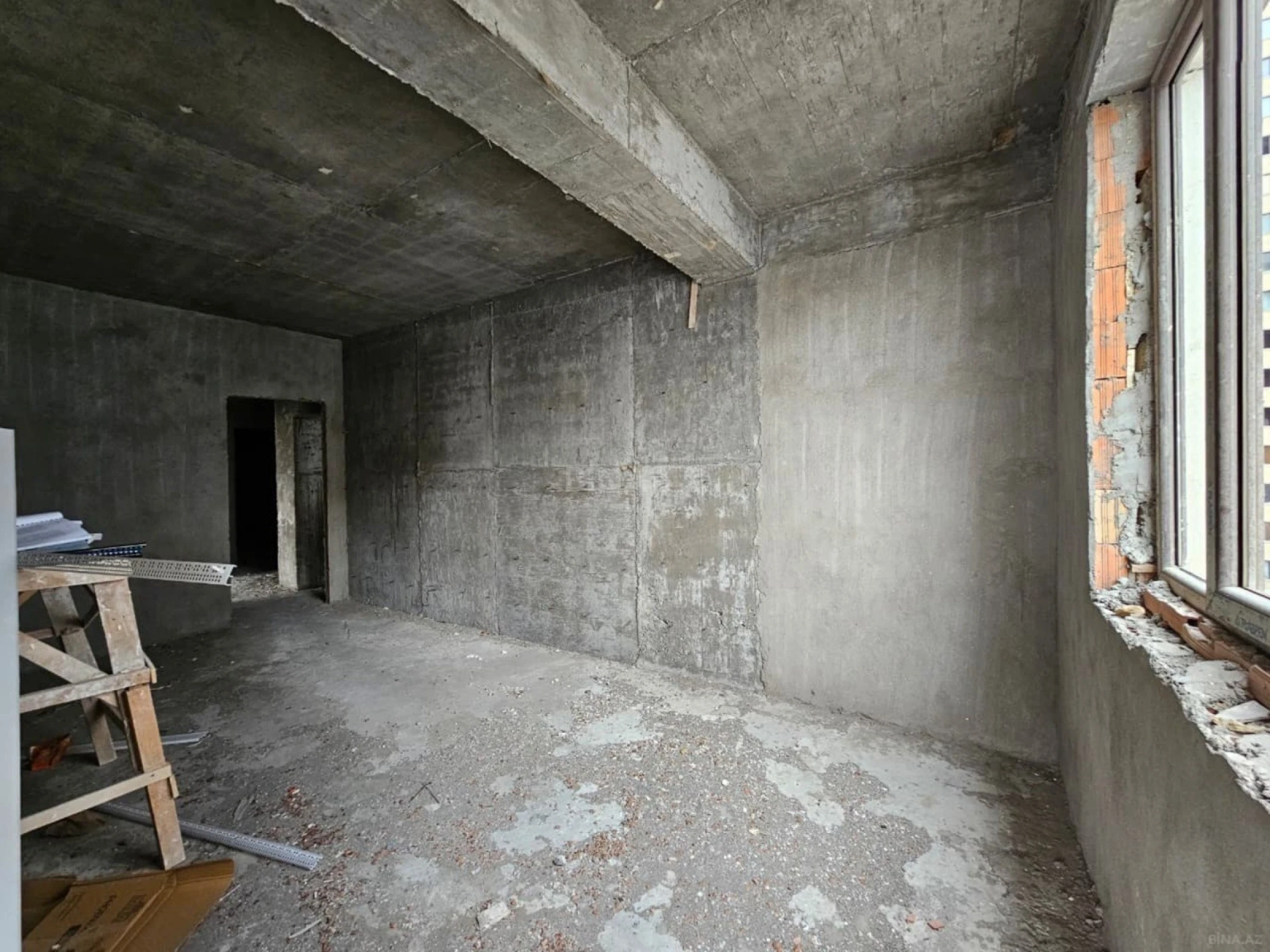 Satılır 3 otaqlı mənzil 139 m²