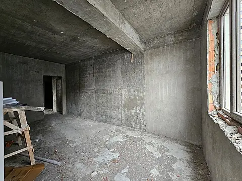 Satılır 3 otaqlı mənzil 139 m²