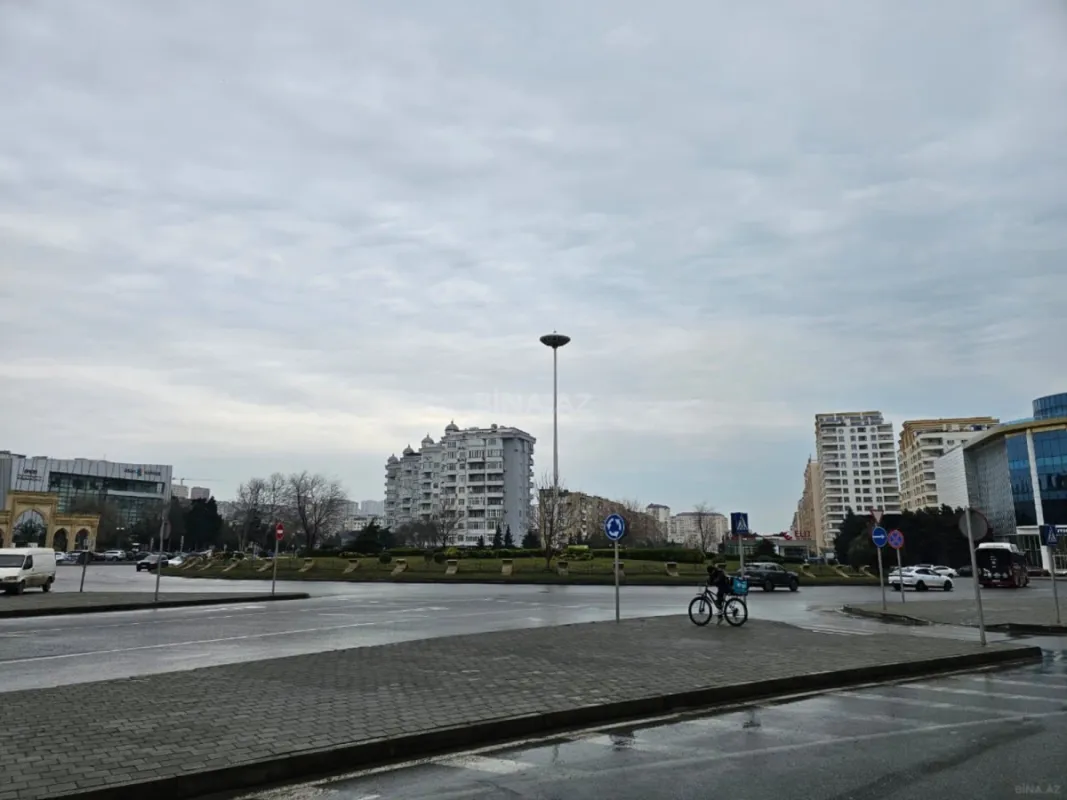 Satılır 3 otaqlı mənzil 139 m²