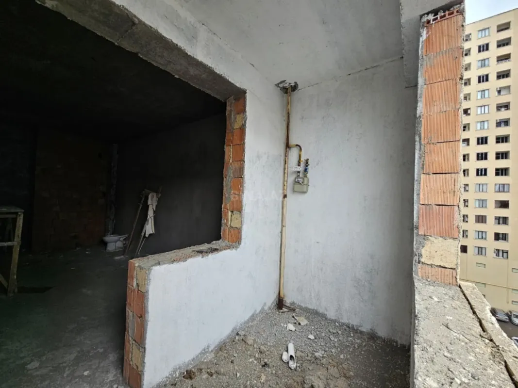 Satılır 3 otaqlı mənzil 139 m²