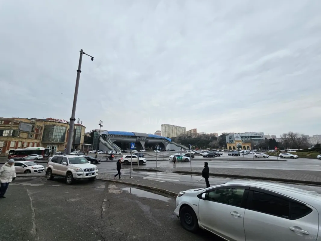 Satılır 3 otaqlı mənzil 139 m²