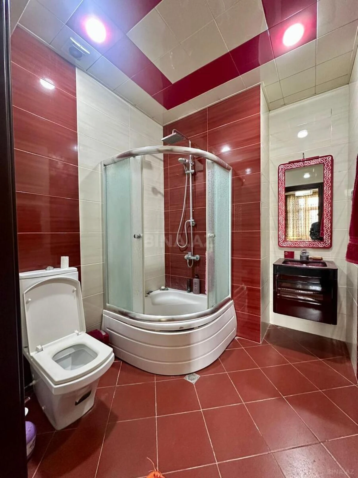 Satılır 4 otaqlı mənzil 160 m²