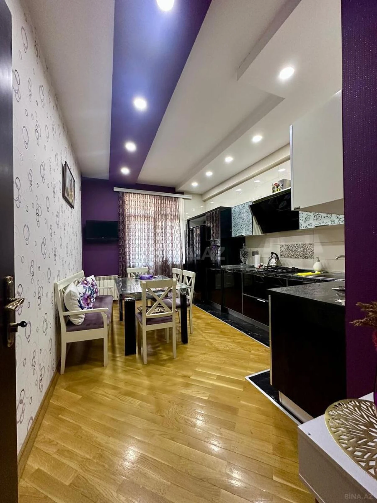 Satılır 4 otaqlı mənzil 160 m²