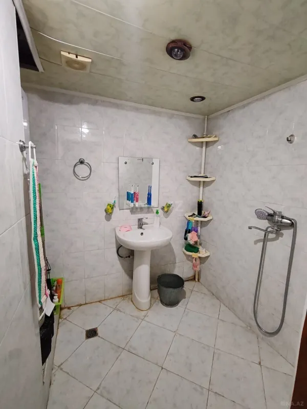 Satılır 4 otaqlı mənzil 90 m²