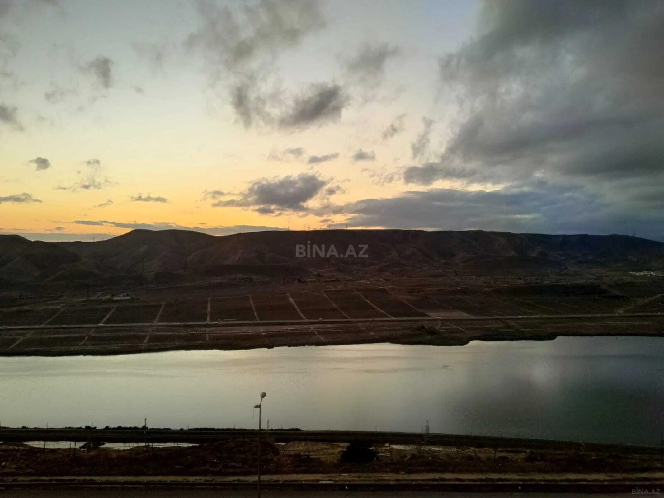 Satılır 3 otaqlı mənzil 96 m²