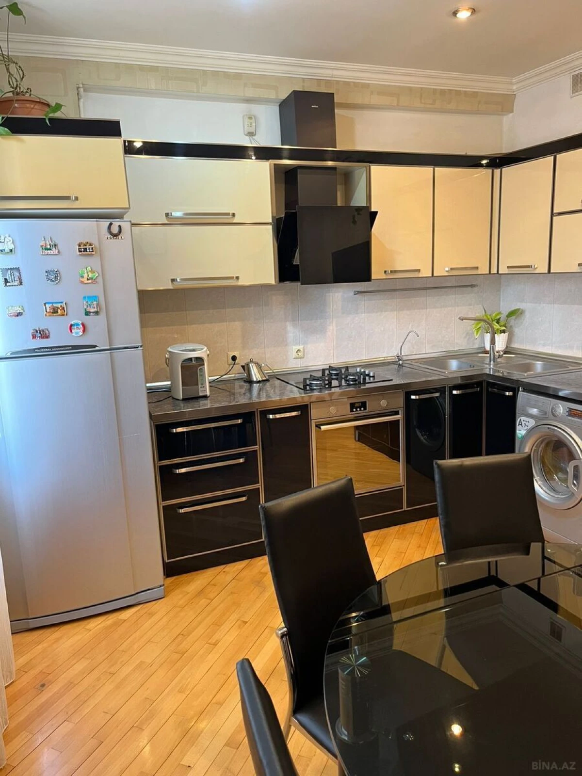 Satılır 3 otaqlı mənzil 108 m²
