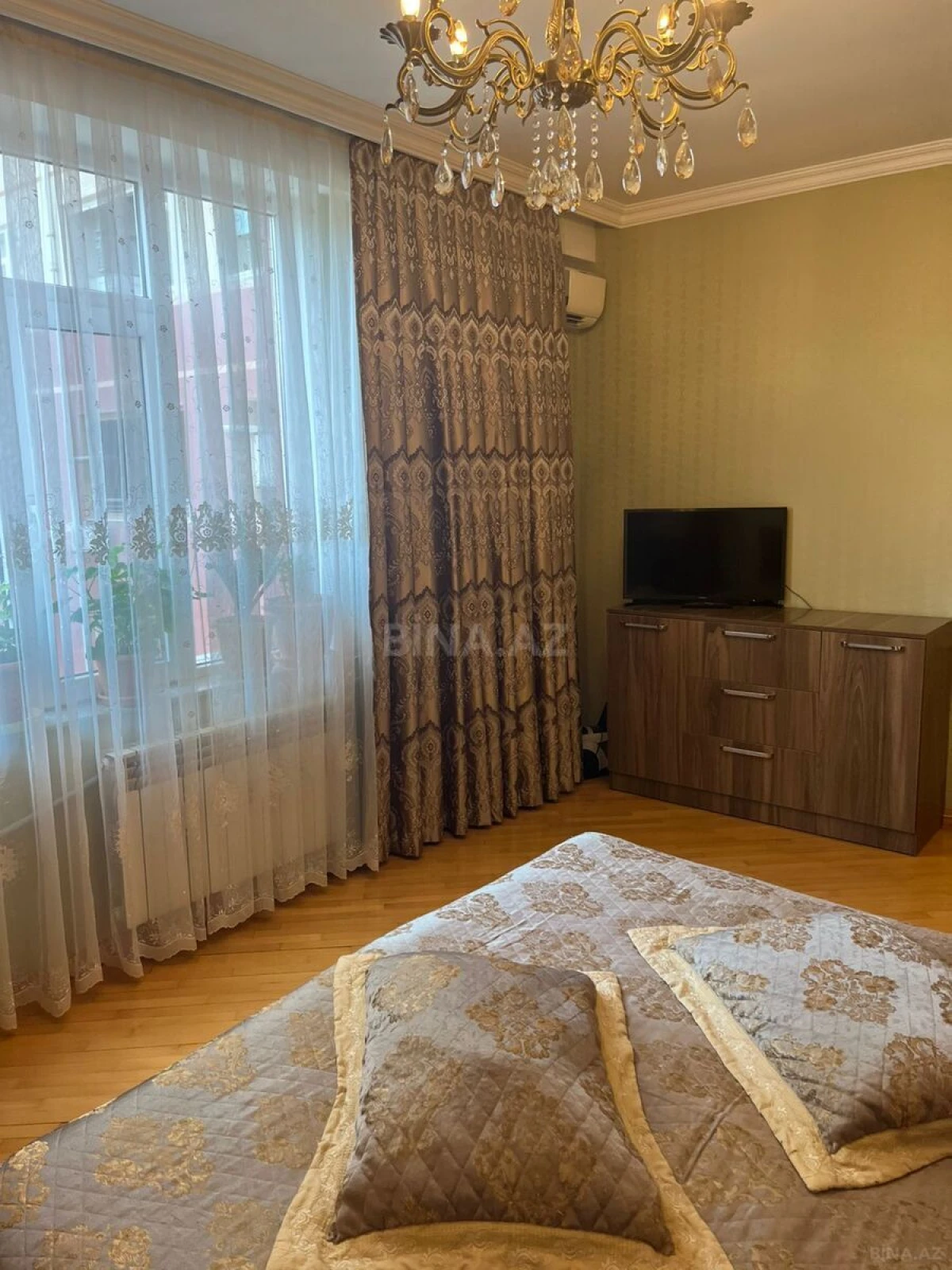 Satılır 3 otaqlı mənzil 108 m²
