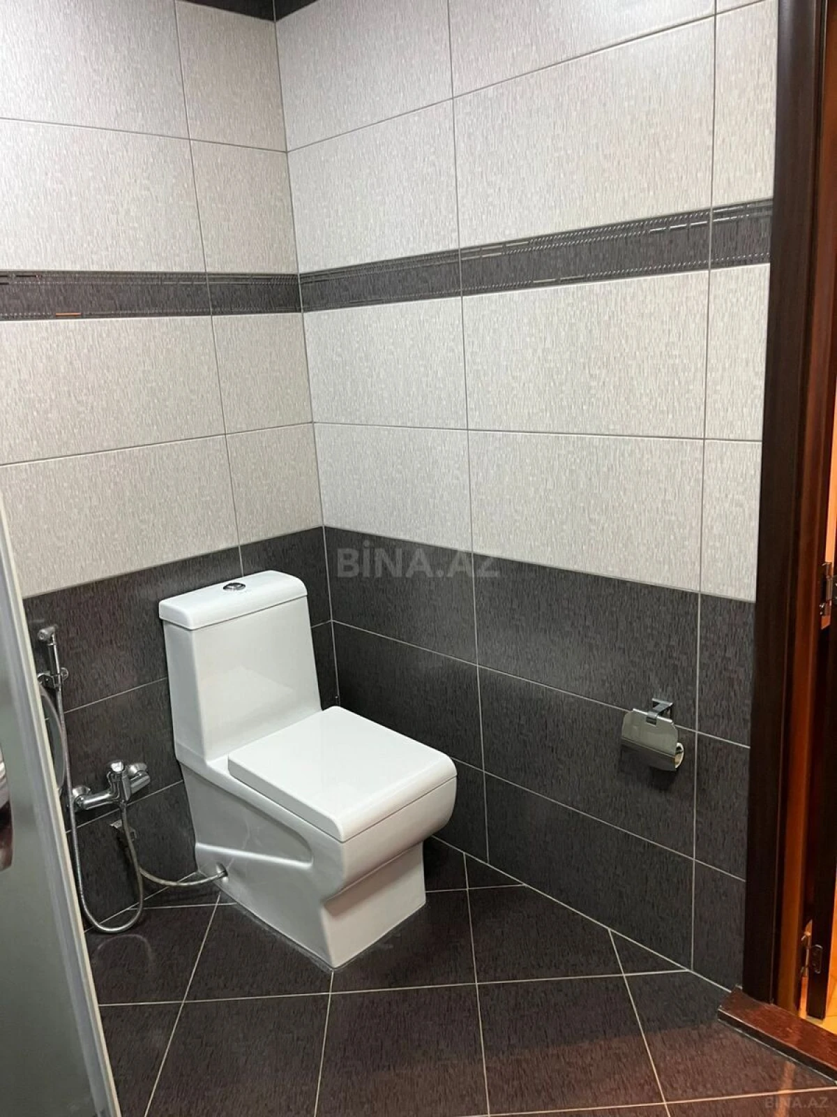 Satılır 3 otaqlı mənzil 108 m²