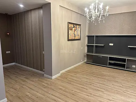 Satılır 4 otaqlı mənzil 171 m²