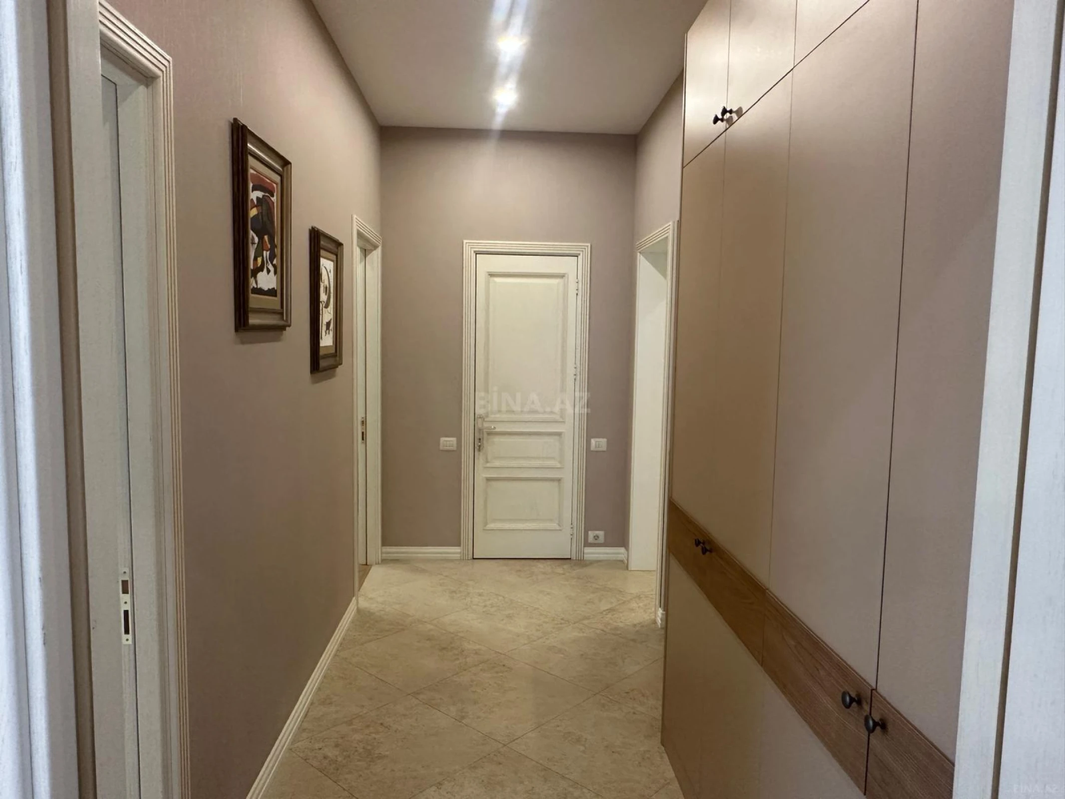 Satılır 4 otaqlı mənzil 171 m²