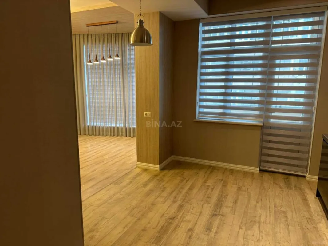 Satılır 4 otaqlı mənzil 171 m²