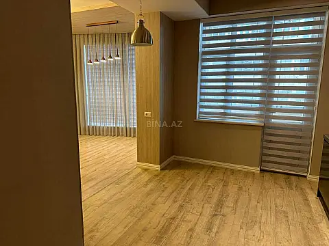 Satılır 4 otaqlı mənzil 171 m²