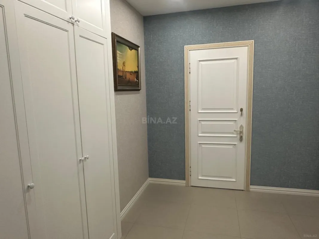 Satılır 4 otaqlı mənzil 171 m²