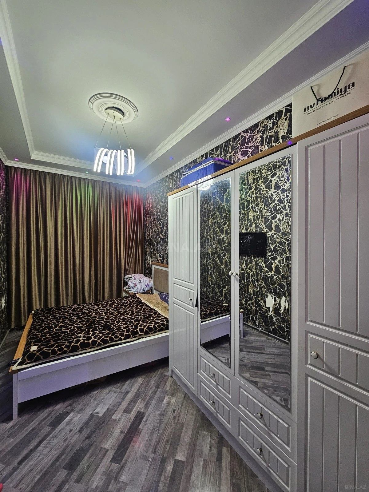 Satılır 2 otaqlı mənzil 55 m²