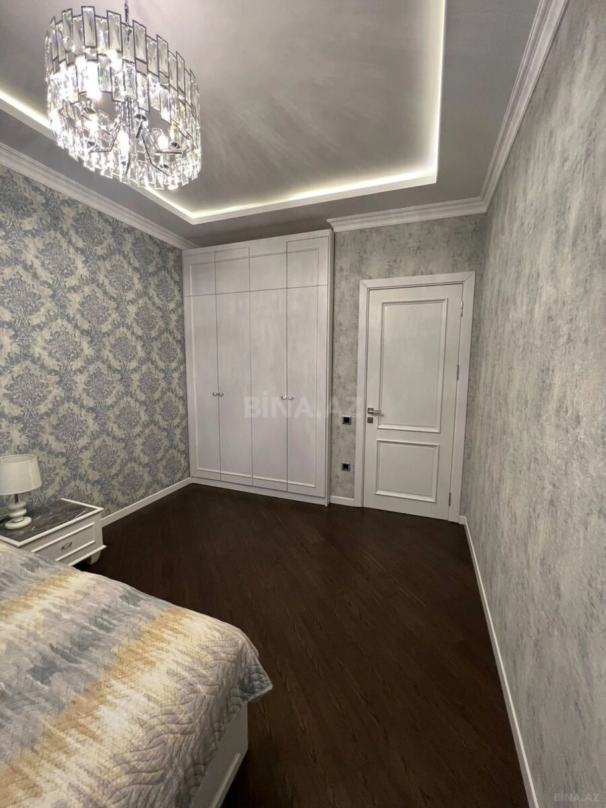 Satılır 2 otaqlı mənzil 86 m²