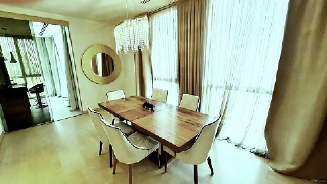 Satılır 4 otaqlı mənzil 185 m²