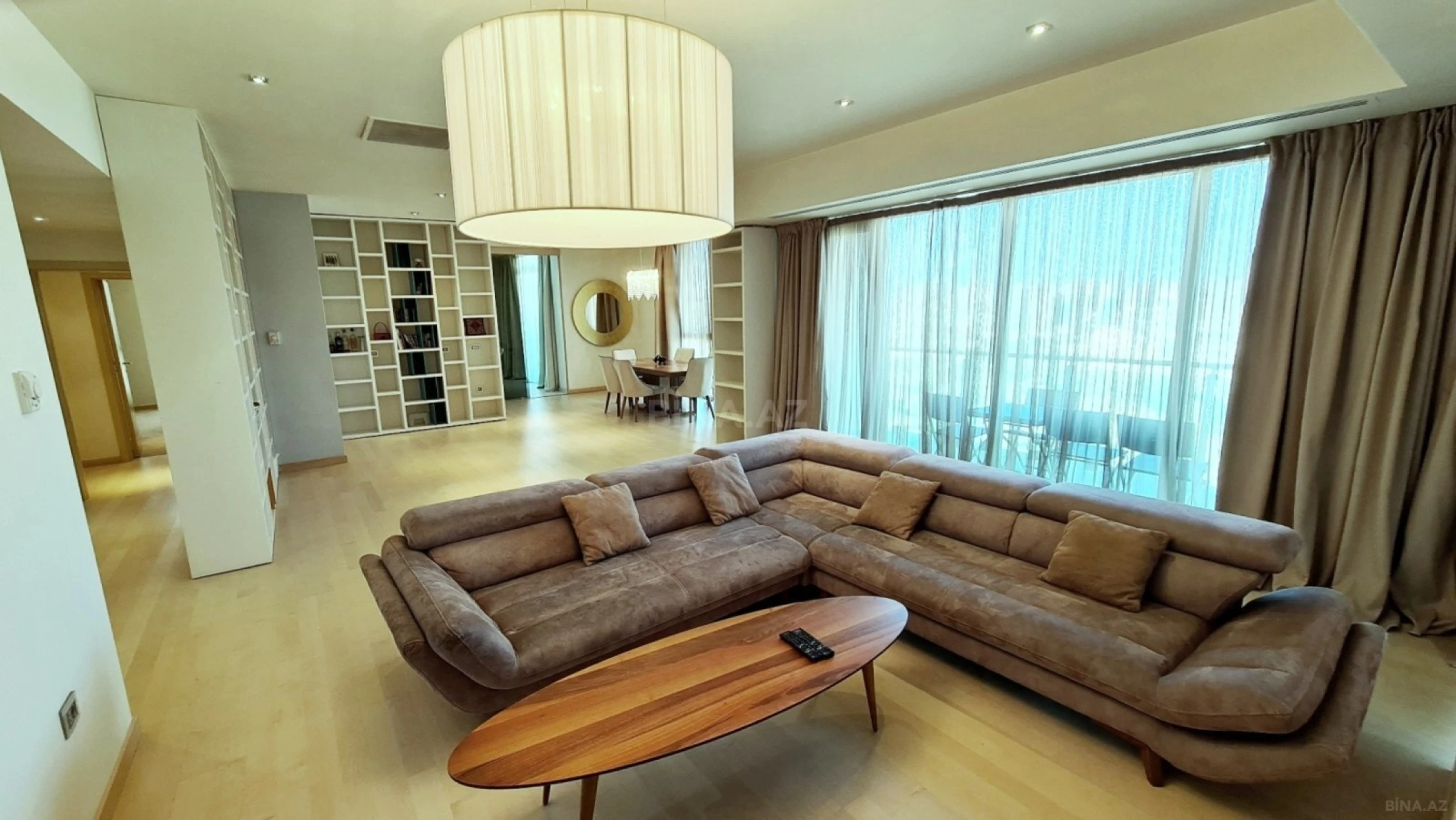 Satılır 4 otaqlı mənzil 185 m²