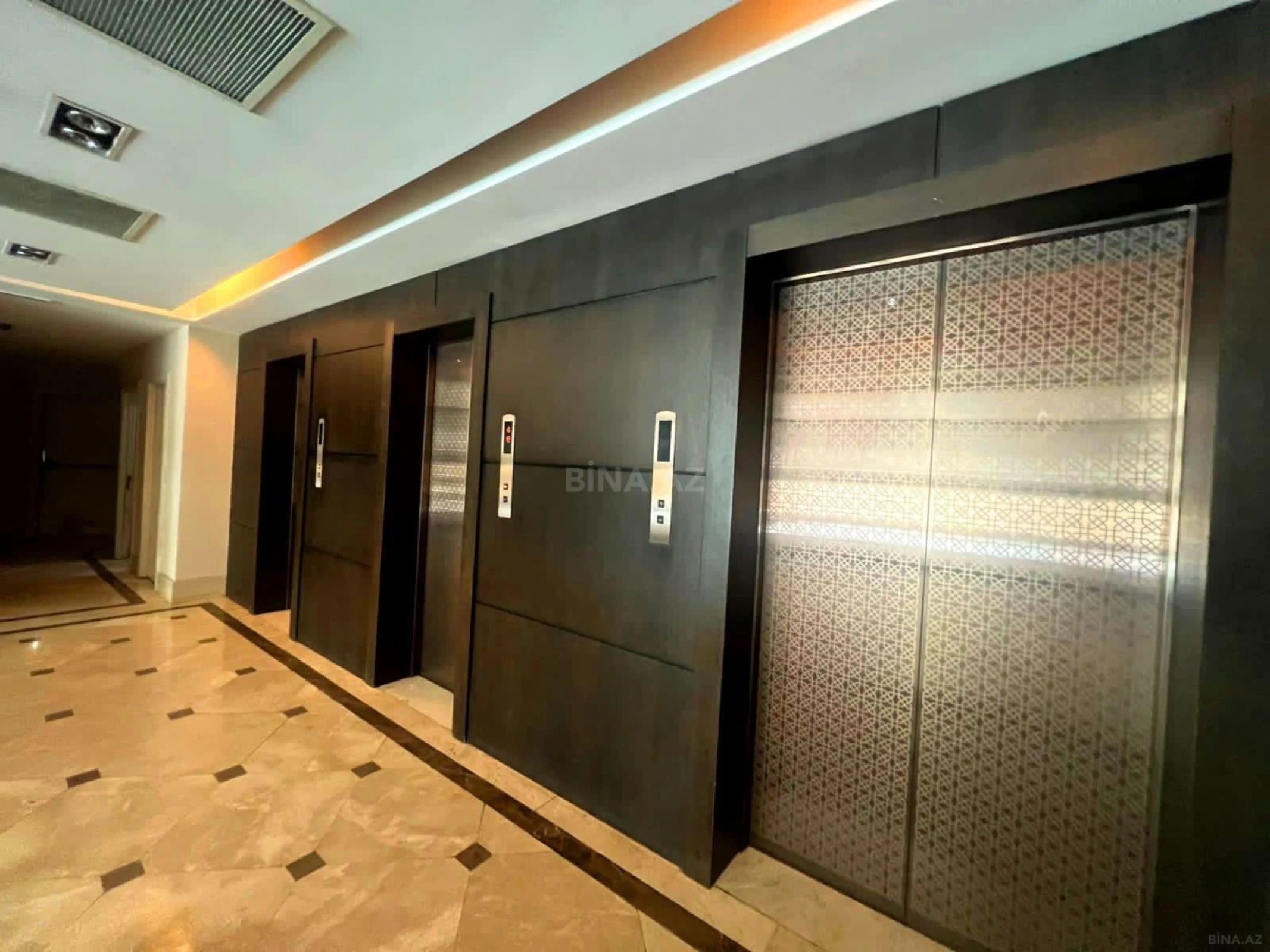 Satılır 4 otaqlı mənzil 185 m²