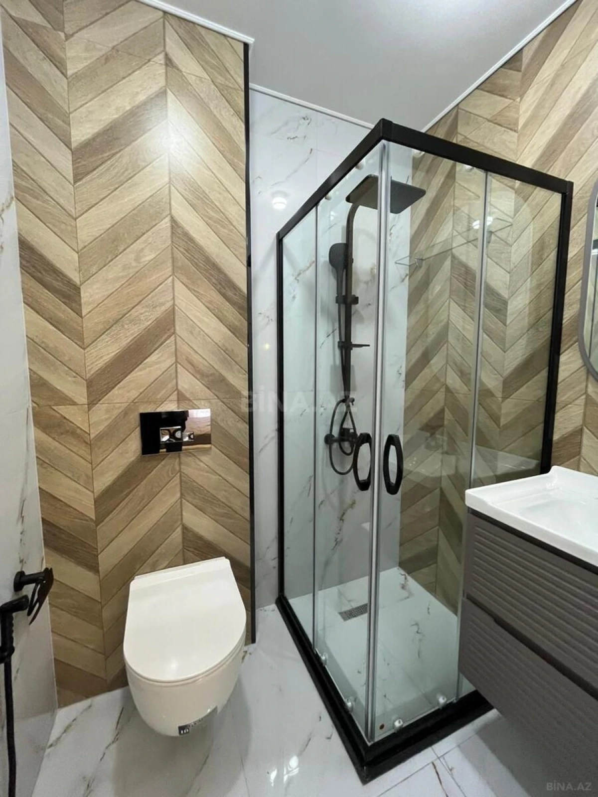 Satılır 3 otaqlı mənzil 120 m²