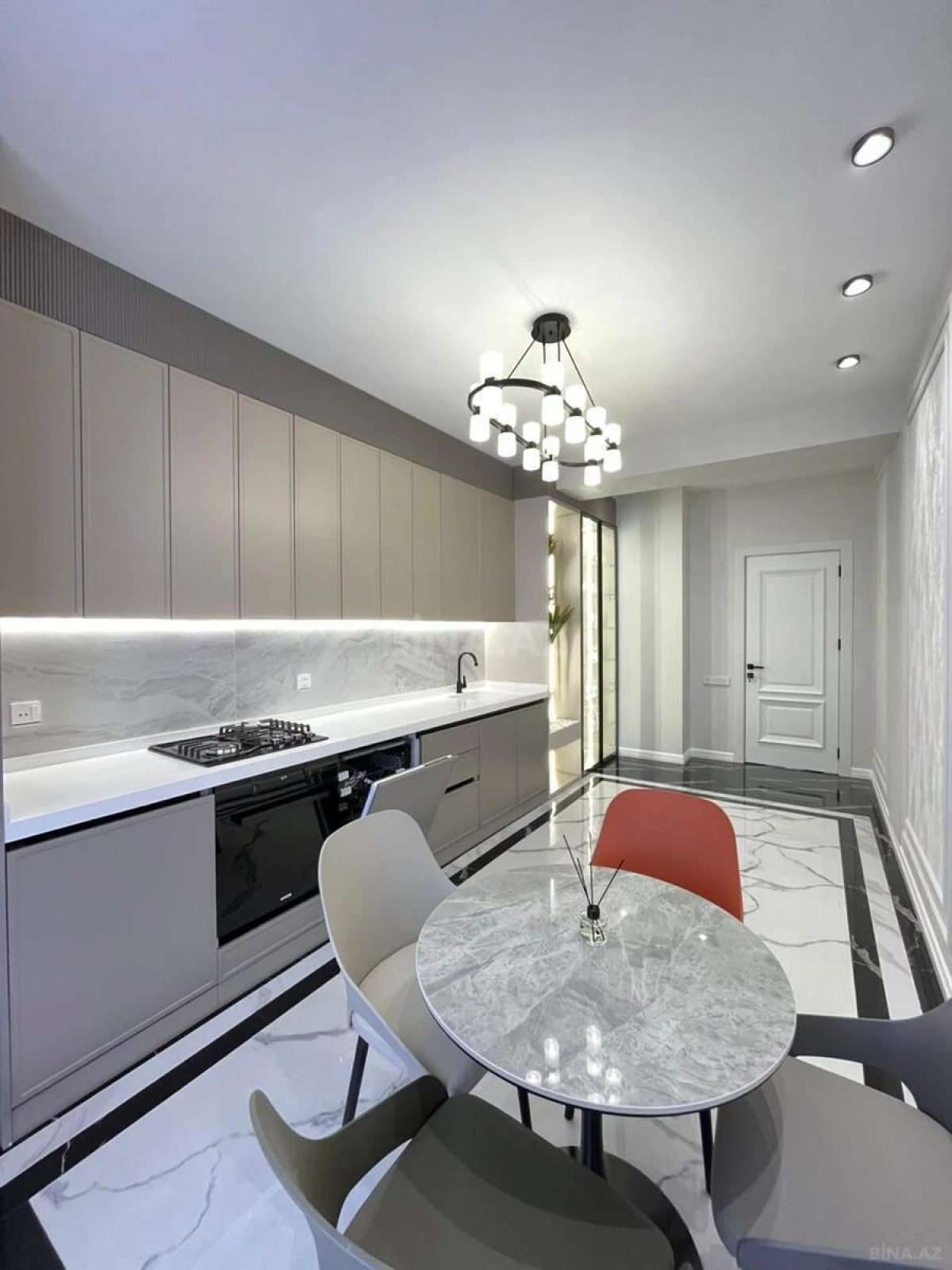 Satılır 3 otaqlı mənzil 120 m²