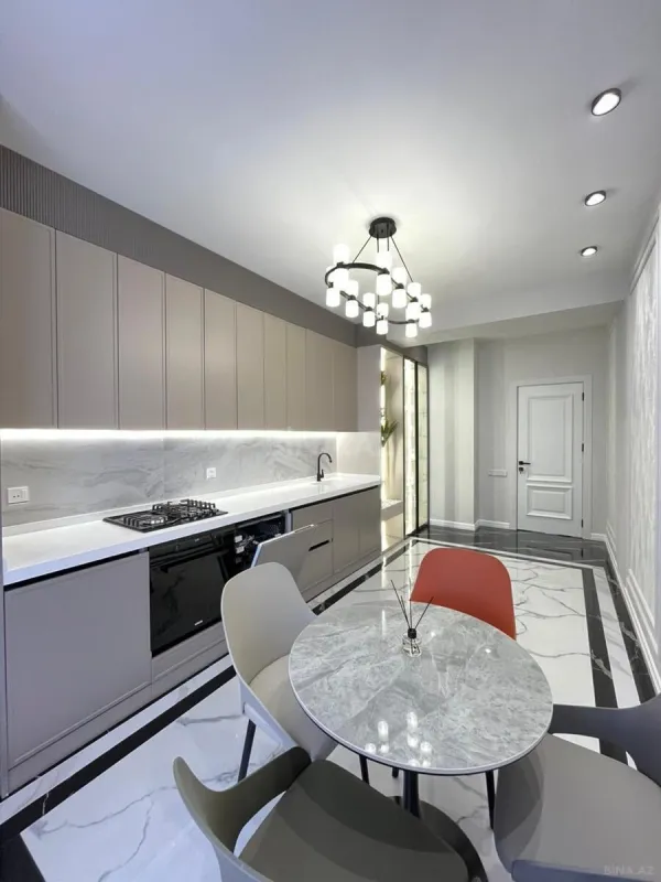 Satılır 3 otaqlı mənzil 120 m²