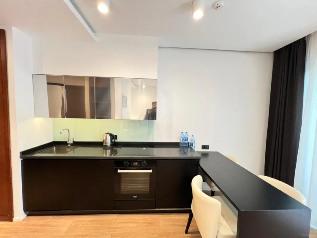 Satılır 1 otaqlı mənzil 56 m²
