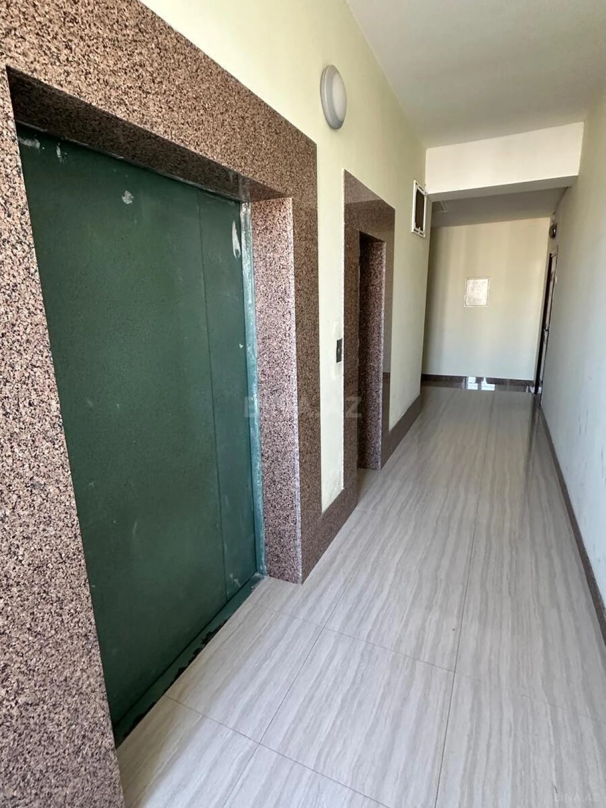 Satılır 3 otaqlı mənzil 126 m²