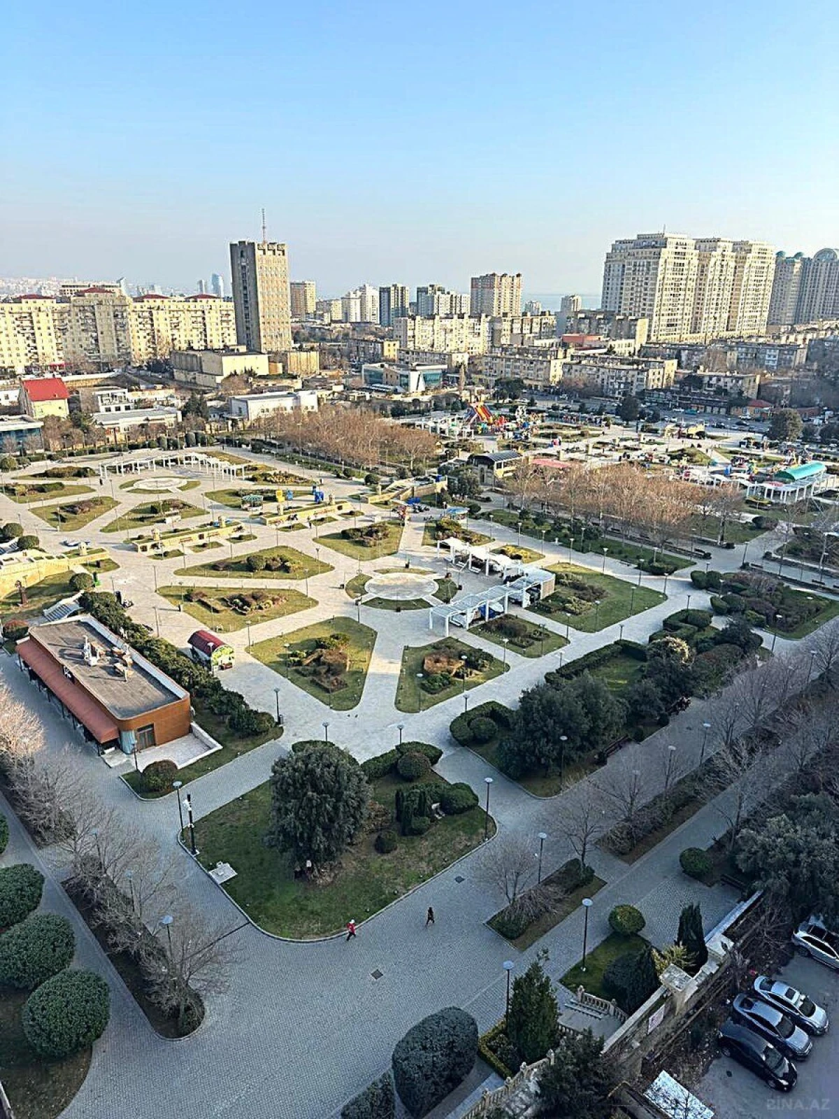 Satılır 3 otaqlı mənzil 126 m²