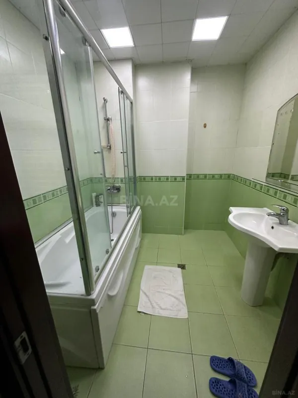 Satılır 3 otaqlı mənzil 126 m²