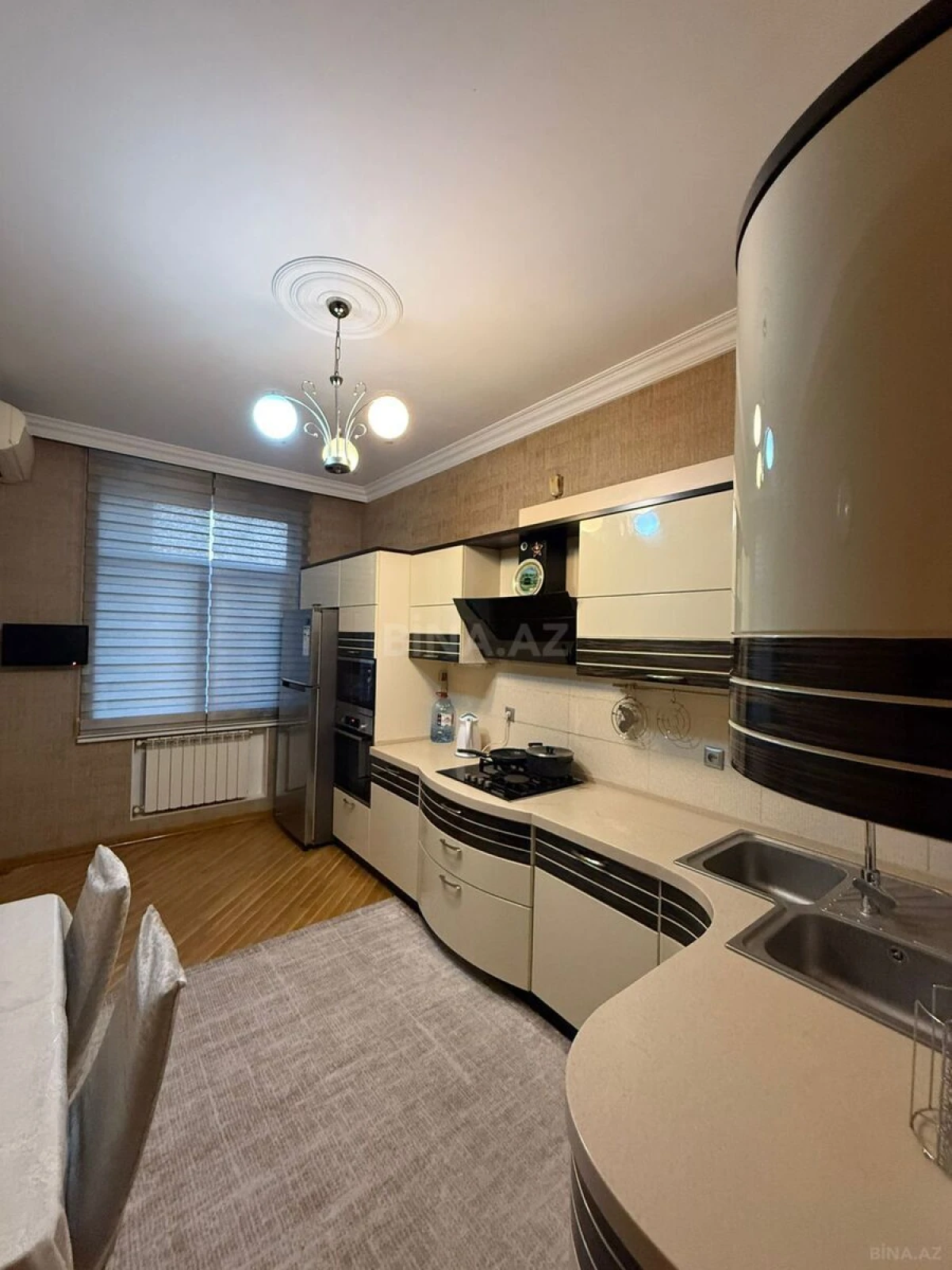 Satılır 3 otaqlı mənzil 126 m²