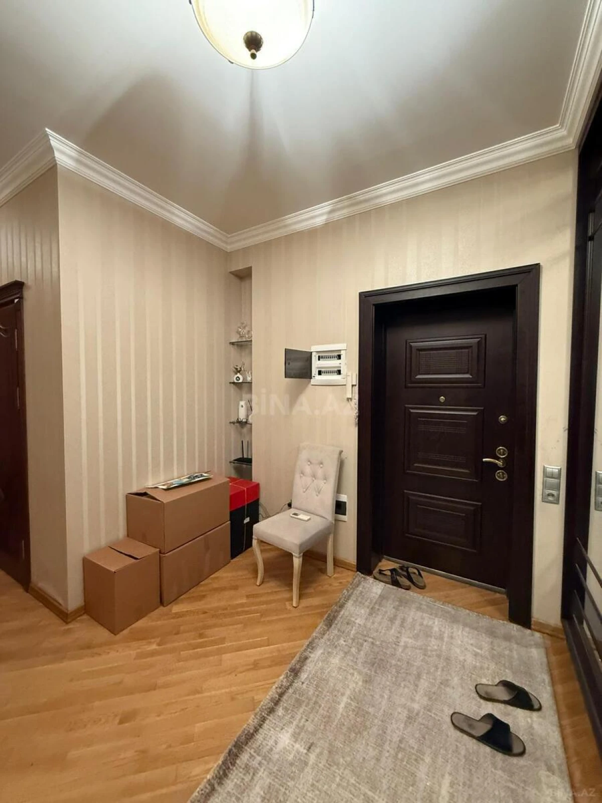 Satılır 3 otaqlı mənzil 126 m²
