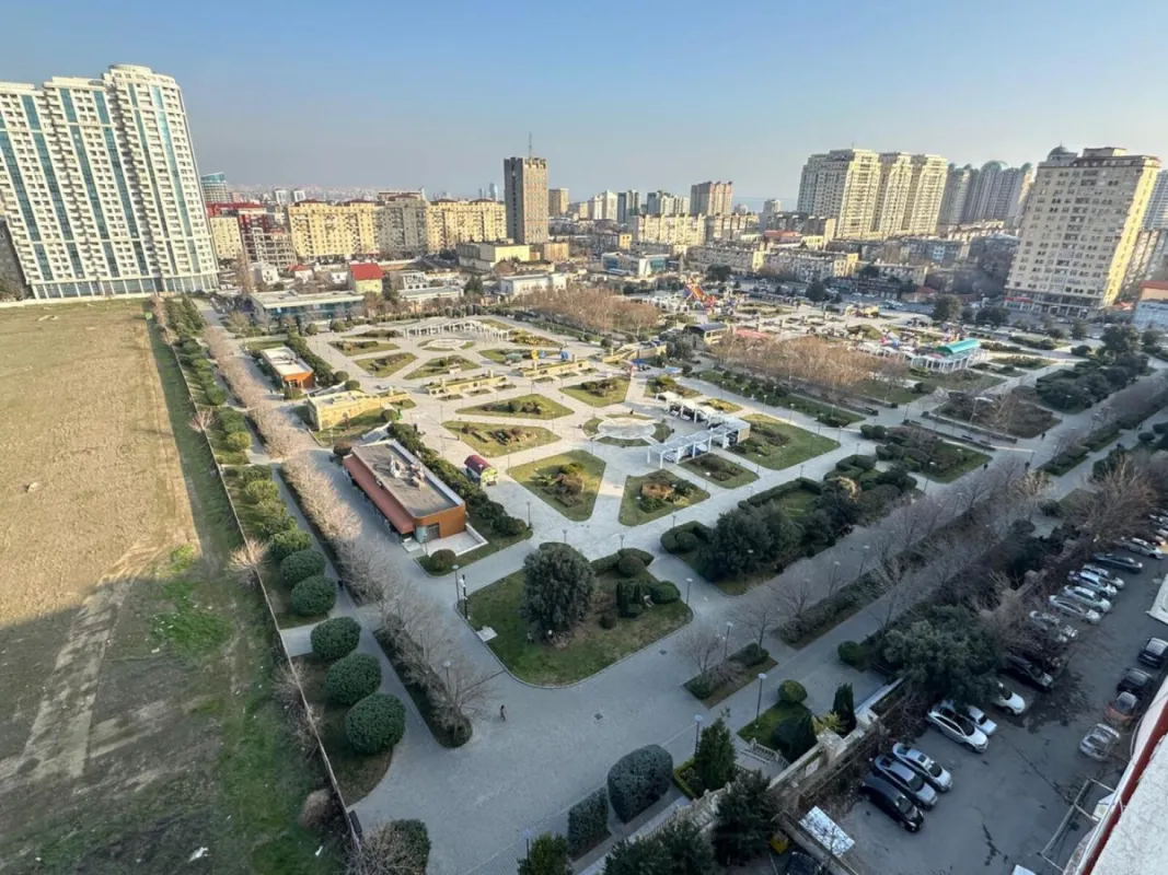 Satılır 3 otaqlı mənzil 126 m²