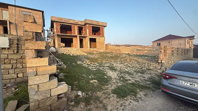 Satılır 6 otaqlı həyət evi 400 m²