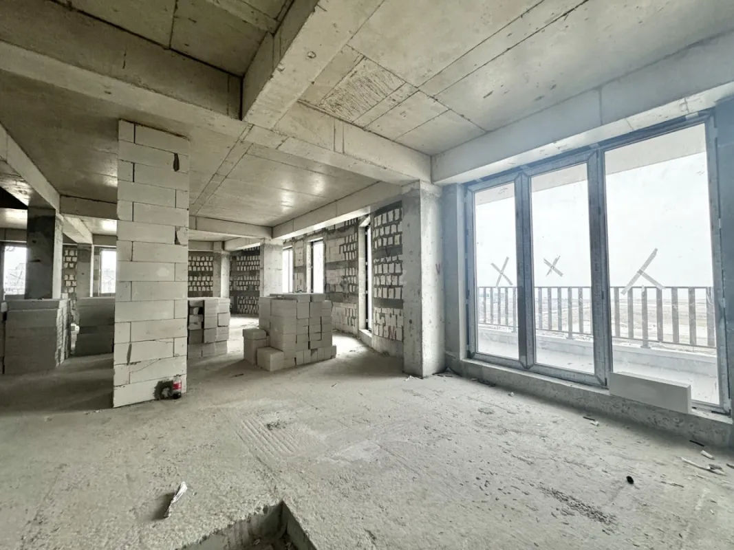 Satılır 4 otaqlı mənzil 194 m²