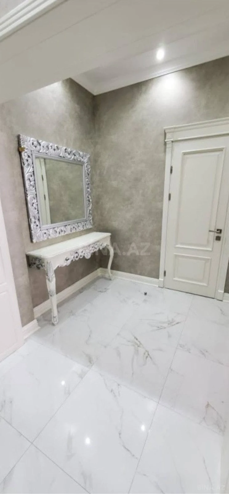 Satılır 3 otaqlı mənzil 110 m²