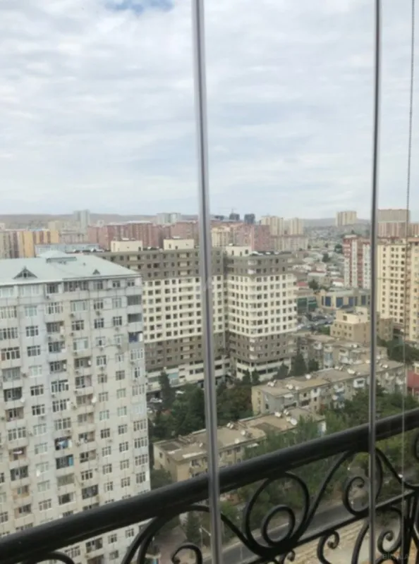 Satılır 3 otaqlı mənzil 110 m²