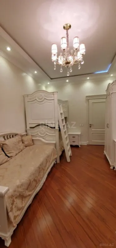 Satılır 3 otaqlı mənzil 110 m²