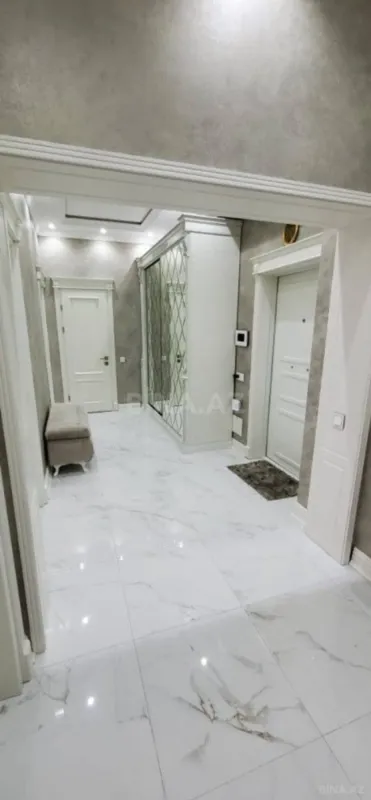 Satılır 3 otaqlı mənzil 110 m²