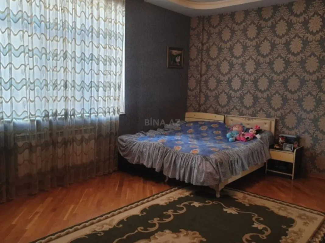 Satılır 3 otaqlı mənzil 134 m²