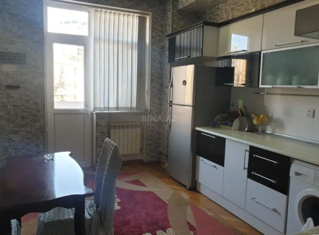 Satılır 3 otaqlı mənzil 134 m²