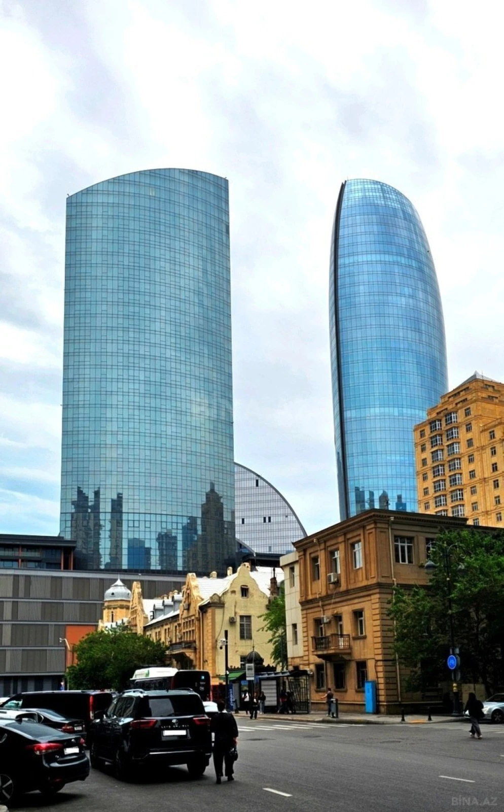 Satılır 3 otaqlı mənzil 139 m²