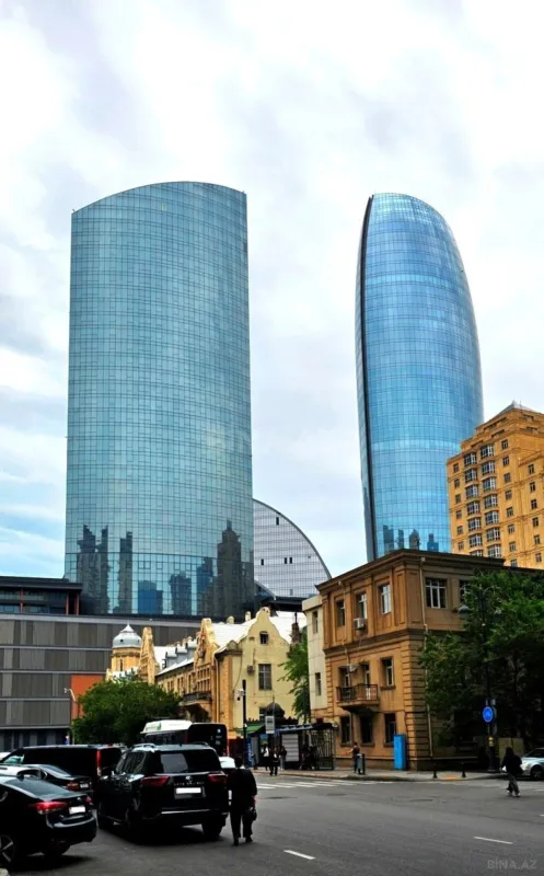 Satılır 3 otaqlı mənzil 139 m²