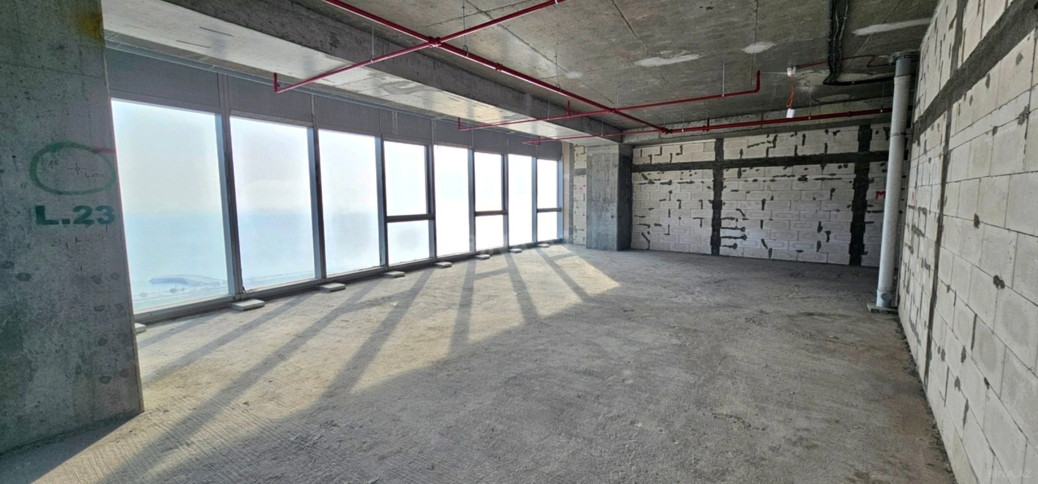 Satılır 3 otaqlı mənzil 139 m²