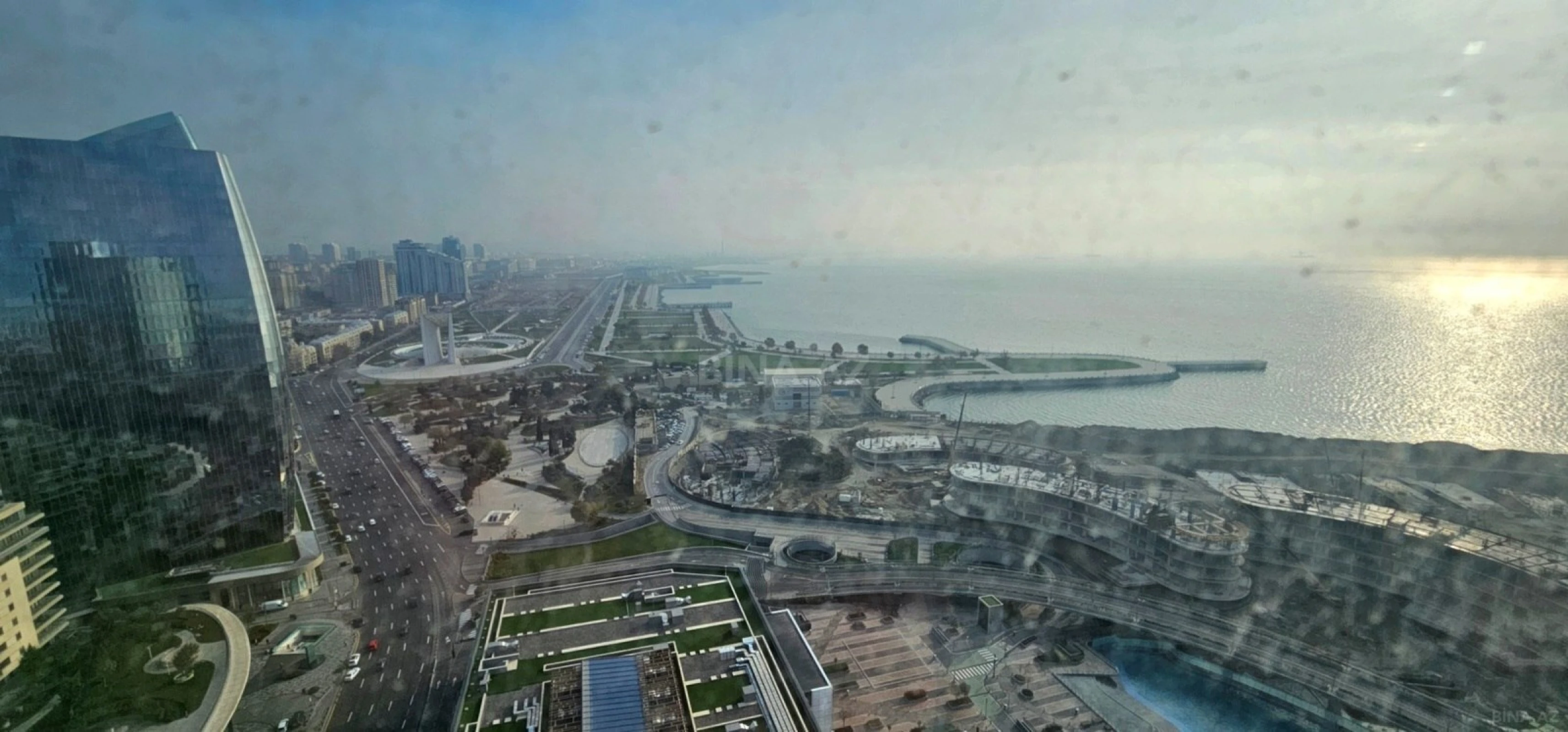 Satılır 3 otaqlı mənzil 139 m²