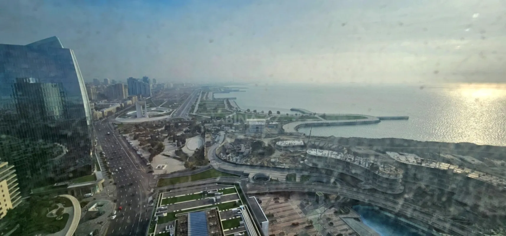 Satılır 3 otaqlı mənzil 139 m²