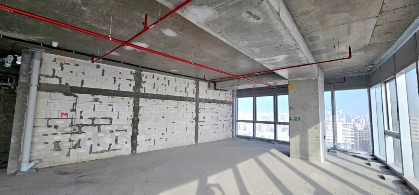 Satılır 3 otaqlı mənzil 139 m²