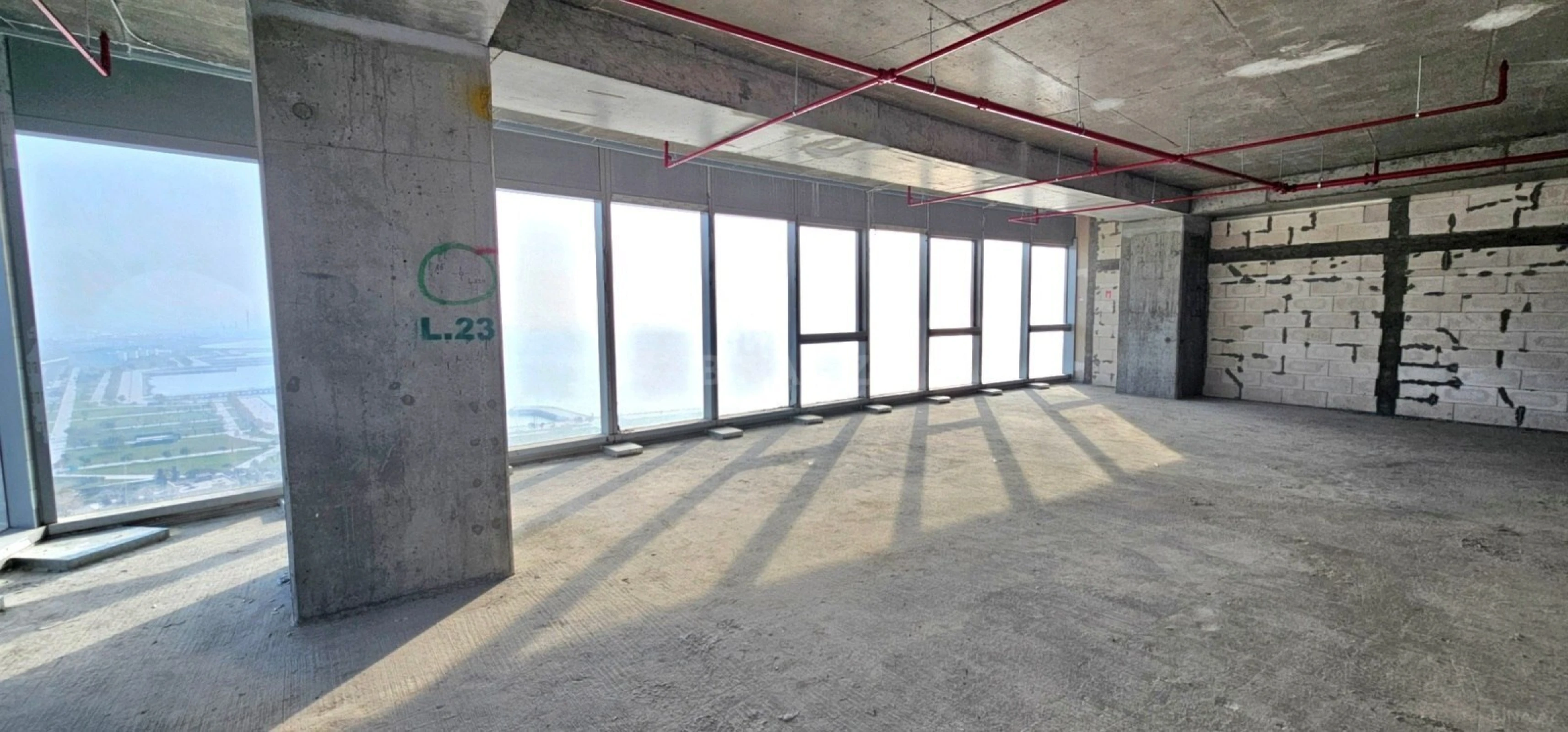 Satılır 3 otaqlı mənzil 139 m²