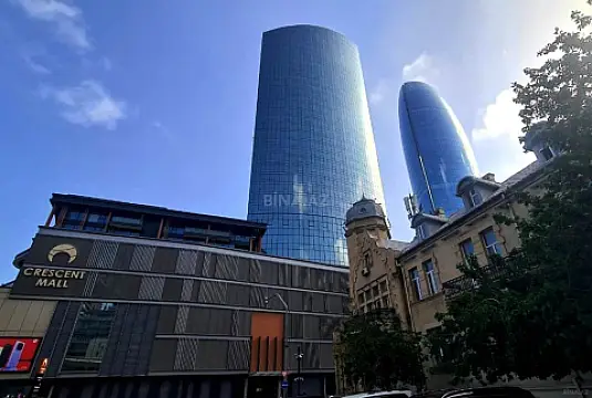 Satılır 3 otaqlı mənzil 139 m²