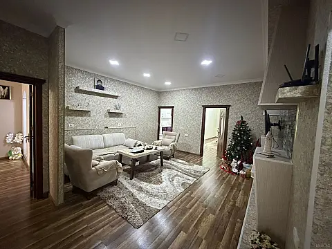 Satılır 4 otaqlı mənzil 154 m²