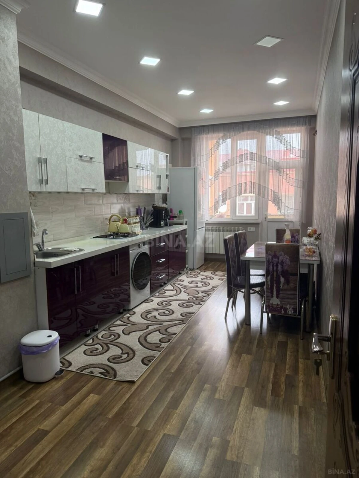 Satılır 4 otaqlı mənzil 154 m²